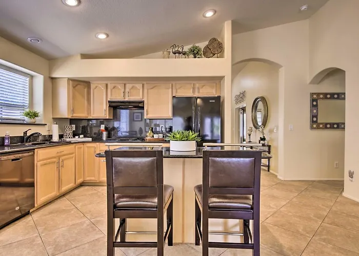 Chic Getaway W/ Outdoor Oasis & Pool * Maricopa