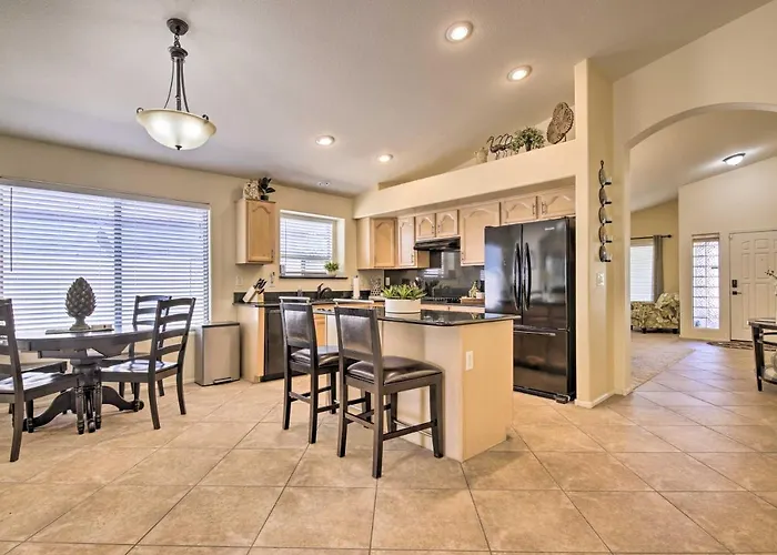 Chic Getaway W/ Outdoor Oasis & Pool Maricopa