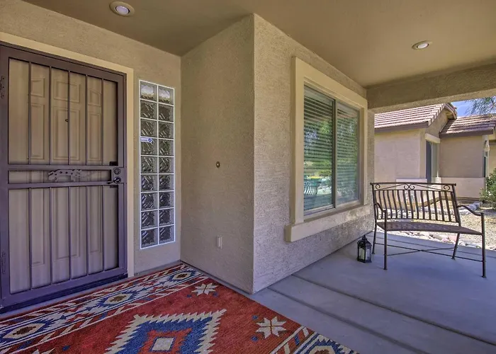 Chic Getaway W/ Outdoor Oasis & Pool Holiday home *