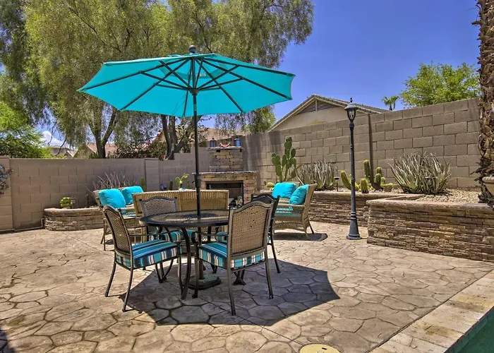 Holiday home Chic Getaway W/ Outdoor Oasis & Pool *