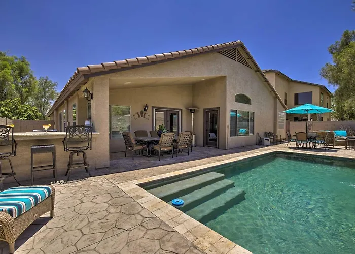 Chic Getaway W/ Outdoor Oasis & Pool Holiday home Maricopa